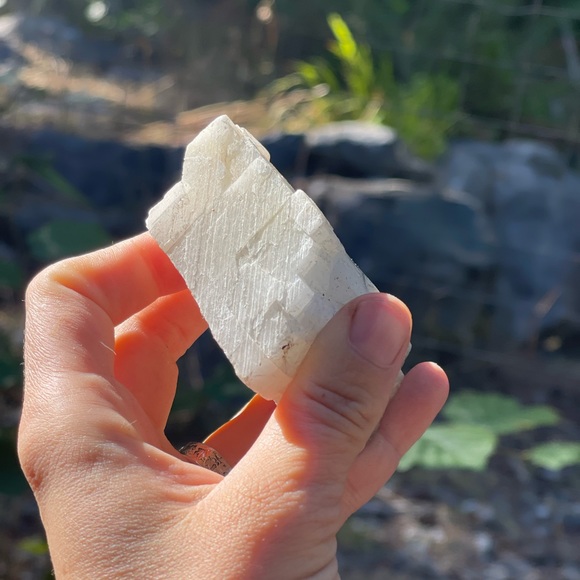 Gorgeous RAW Calcite CRYSTAL - sustainably mined on Vancouver Island, BC - Picture 2 of 6